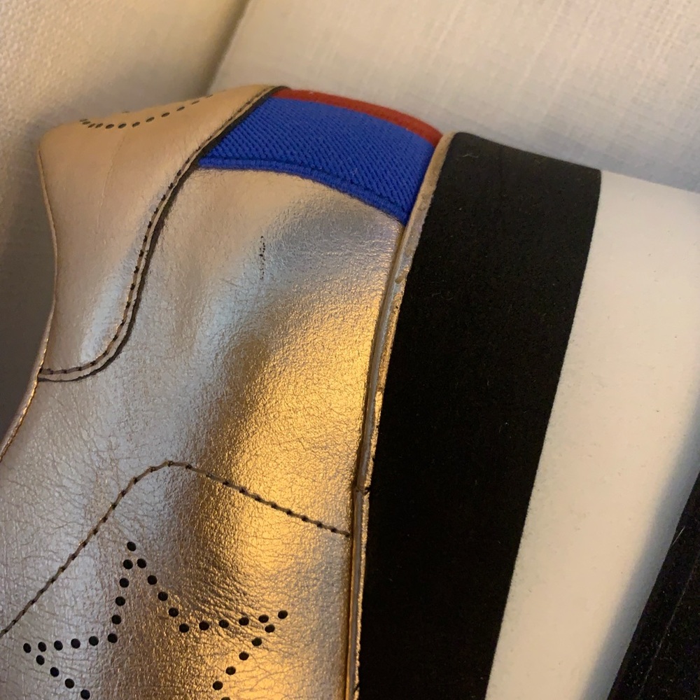 Shoes - Picture 6 of 8